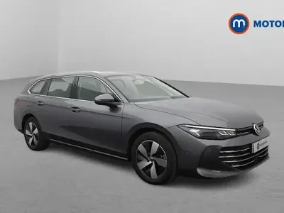 Usado VW Passat Life 204 HP (150 kW) 2025 Cinzento Carrinha