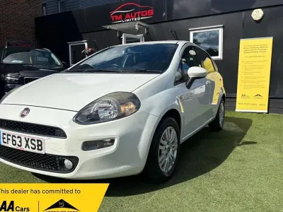 Used Fiat Punto Easy 77 HP (56 kW) 2014 White Hatchback