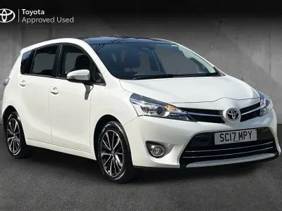 Used Toyota Verso Design 147 HP (108 kW) 2017 White MPV