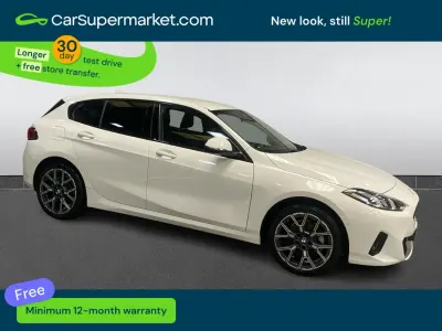 Begagnad BMW 120 Sport Line 2025 Vit Halvkombi