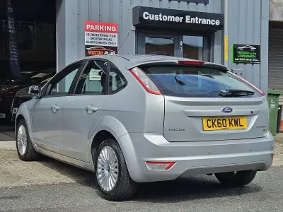Used Ford Focus Titanium 108 HP (79 kW) 2010 Silver Hatchback
