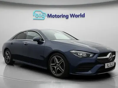 Usado Mercedes CLA220 AMG line 190 HP (139 kW) 2021 Azul Sedan