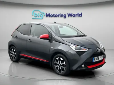 Second-hand Toyota Aygo Trend 72 CP (52 kW) 2019 Gri Hatchback