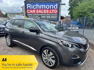 Usado Peugeot 5008 Premium 130 HP (95 kW) 2020 Cinzento SUV