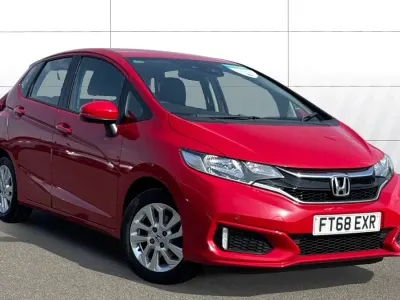 Used Honda Jazz SE 102 HP (75 kW) 2018 Red Hatchback