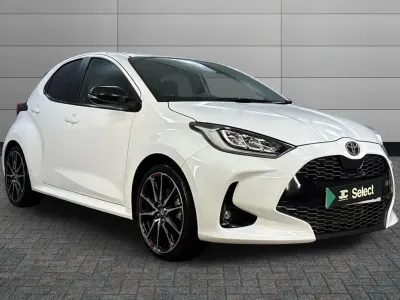 Used Toyota Yaris Hybrid Sport 113 HP (83 kW) 2023 White Hatchback