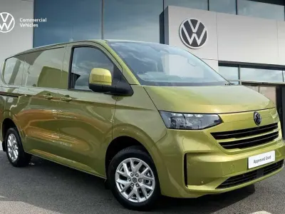 Begagnad VW Transporter Pro 148 HK (108 kW) 2025 Grön Van