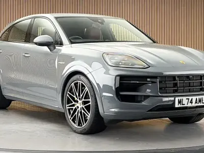 Used Porsche Cayenne 470 HP (345 kW) 2024 Grey SUV