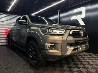 Used Toyota HiLux 201 HP (147 kW) 2023 Bronze Pickup