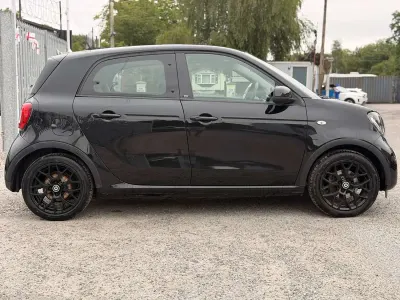 Used Smart ForFour Premium 90 HP (66 kW) 2017 Black Hatchback