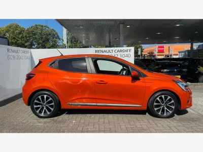 Used Renault Clio Iconic 100 HP (73 kW) 2020 Orange  Hatchback