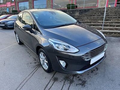 Used Ford Fiesta Zetec 85 HP (62 kW) 2017 Grey Hatchback