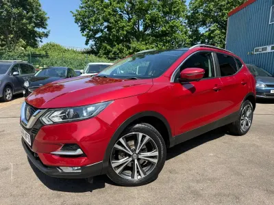 Used Nissan Qashqai N-Connecta 115 HP (84 kW) 2018 Red SUV