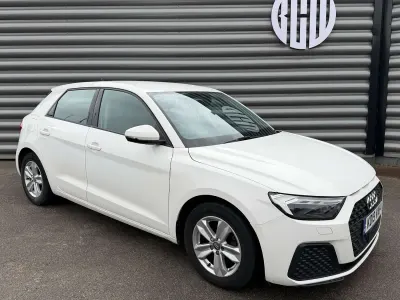 Used Audi A1 Sportback Design 95 HP (69 kW) 2019 White Hatchback