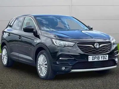 Usado Vauxhall Grandland X Sport 131 HP (96 kW) 2018 Preto SUV