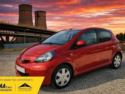 Used Toyota Aygo 67 HP (49 kW) 2011 Red Hatchback