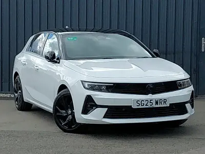 Gebraucht Vauxhall Astra 130 PS (95 kW) 2025 Weiß Kleinwagen