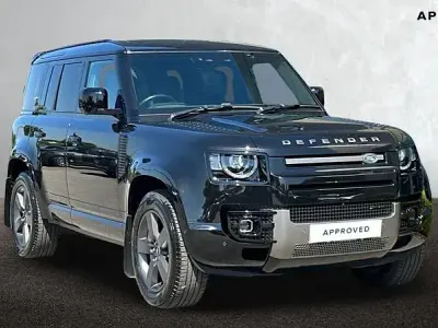 Used Land Rover Defender HSE Dynamic 2022 Santorini black SUV