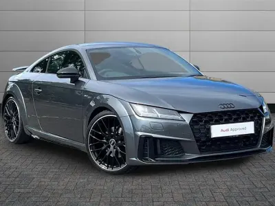 Usado Audi TT Black Edition 197 HP (144 kW) 2023 Cinzento Coupé