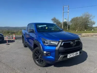 Używany Toyota HiLux 201 KM (147 kW) 2023 Niebieski Pickup
