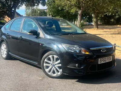 Used Ford Focus Zetec 110 HP (80 kW) 2011 Black Hatchback