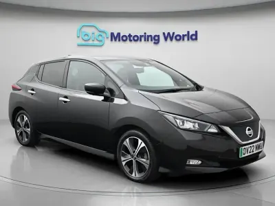 Begagnad Nissan Leaf Tekna 110 kW (150 HK) 2022 Halvkombi