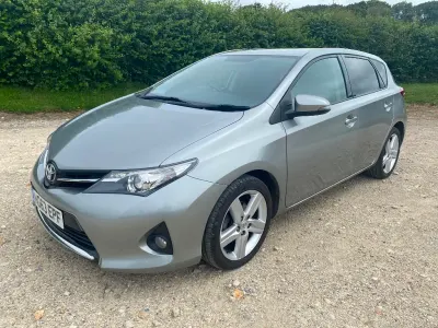Used Toyota Auris Sport 2013 Tyrol silver Hatchback