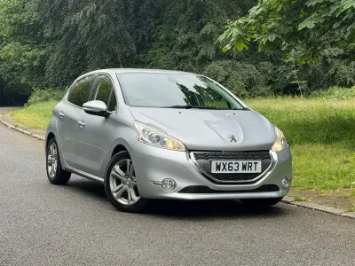 Used Peugeot 208 Allure 70 HP (51 kW) 2013 Silver Hatchback