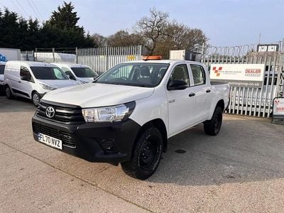 Used Toyota HiLux Active 150 HP (110 kW) 2020 White Pickup