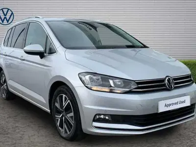 Używany VW Touran SEL 150 KM (110 kW) 2022 Srebrny Minivan