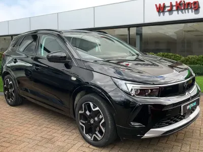 Second-hand Vauxhall Grandland X Ultimate 130 CP (95 kW) 2023 Negru SUV