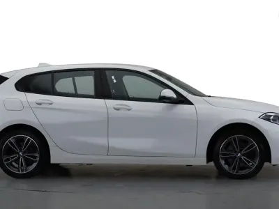 Used BMW 118 Sport Line 2023 White Hatchback