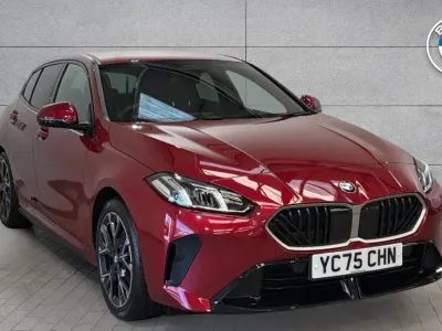 Używany BMW 120 M Sport 168 KM (123 kW) 2025 Czerwony Hatchback