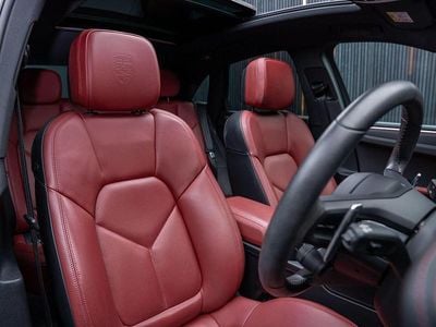 Used Porsche Macan 265 HP (194 kW) 2022 Grey SUV