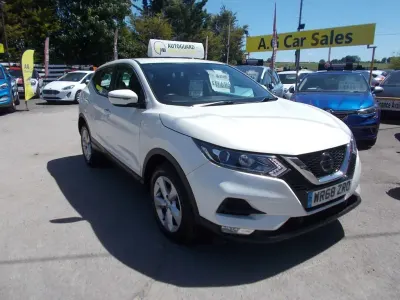 Used Nissan Qashqai Acenta Premium 2018 White SUV