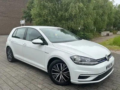 Used VW Golf VII SE 130 HP (95 kW) 2018 White Hatchback