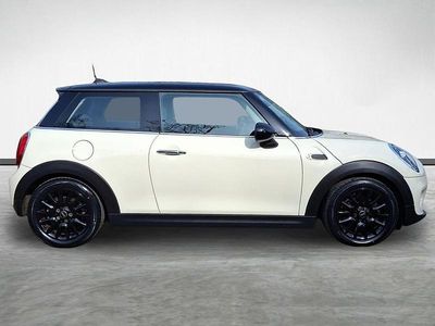 Used Mini Cooper Classic 134 HP (98 kW) 2019 White Hatchback