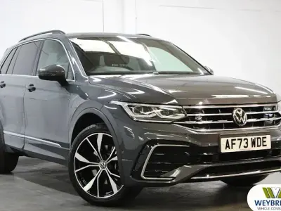 Używany VW Tiguan R-line 245 KM (180 kW) 2023 Szary SUV