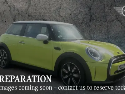 Usado Mini Cooper Exclusive 134 CV (98 kW) 2023 Amarillo Utilitario