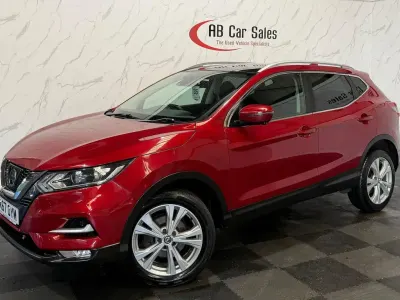 Used Nissan Qashqai N-Connecta 110 HP (80 kW) 2017 Red SUV