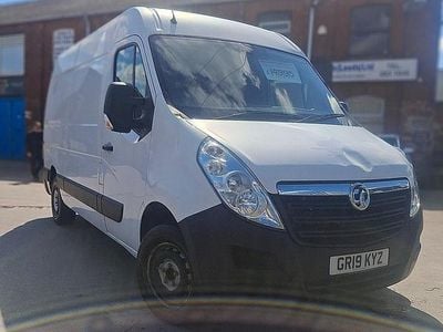 Second-hand Vauxhall Movano 130 CP (95 kW) 2019 Alb Monovolum