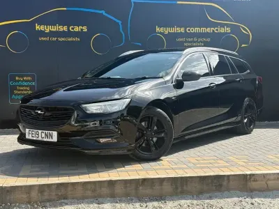 Used Vauxhall Insignia SRi 136 HP (100 kW) 2019 Black Hatchback