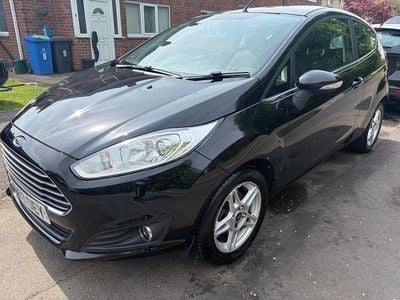 Usado Ford Fiesta Zetec 82 HP (60 kW) 2014 Preto Citadino