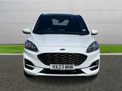 Usado Ford Kuga ST-Line X 190 HP (139 kW) 2023 Branco SUV