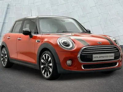 Usado Mini Cooper Exclusive 134 CV (98 kW) 2019 Naranja Utilitario
