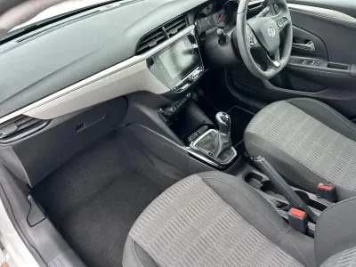 Used Vauxhall Corsa Design Edition 75 HP (55 kW) 2023 White Hatchback