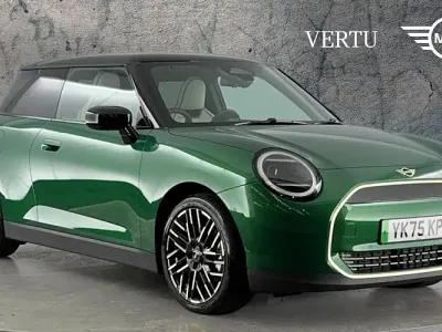 New Mini Cooper Exclusive 135 kW (184 HP) 2026 Green Hatchback