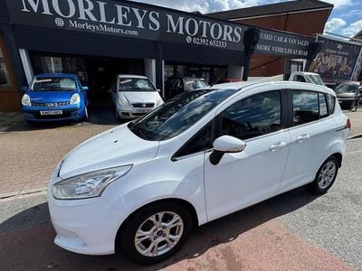 Used Ford B-MAX Zetec 105 HP (77 kW) 2013 White MPV