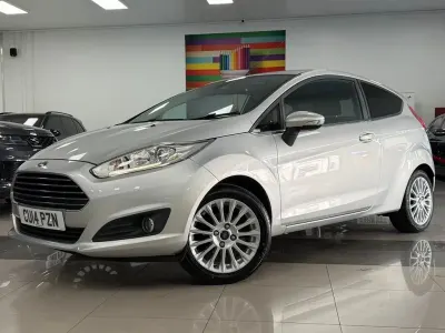 Used Ford Fiesta Titanium 120 HP (88 kW) 2014 Silver Hatchback