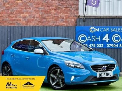 Begagnad Volvo V40 R-Design 122 HK (89 kW) 2015 Blå Halvkombi